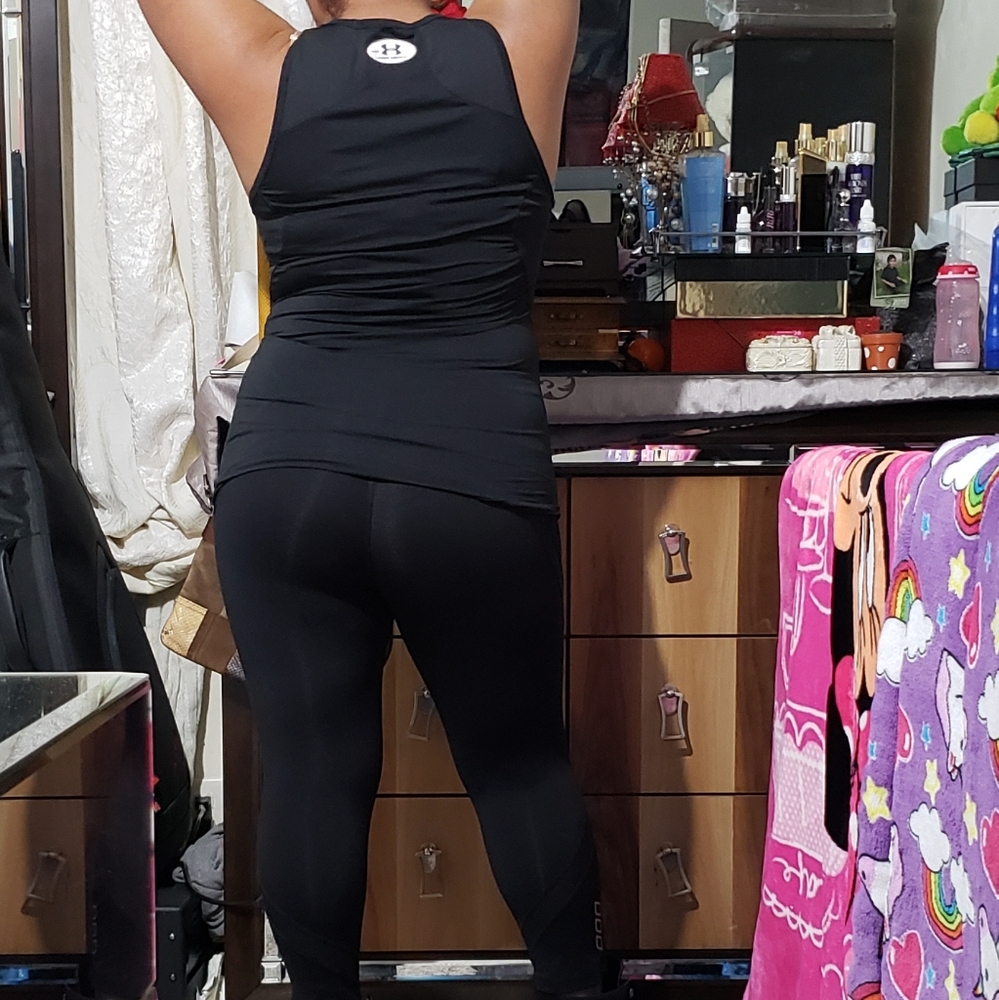 UNDER ARMOUR HEATGEAR BLACK TANK TOP SIZE MEDIUM - Picture 2 of 8